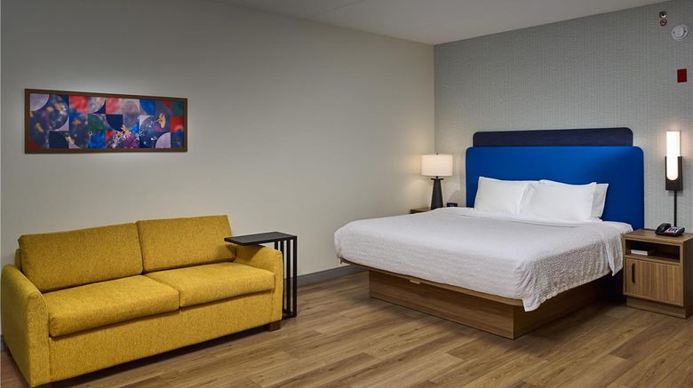 <b>Hampton Inn Pigeon Forge Room</b>. Images powered by <a href="https://iceportal.shijigroup.com/" title="IcePortal" target="_blank">IcePortal</a>.