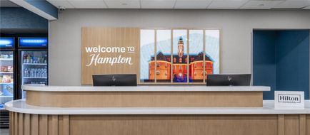 Hampton Inn & Suites Historic District Lobby