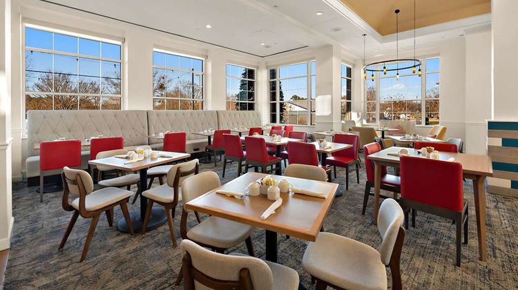 Hilton Garden Inn Williamsburg Lobby