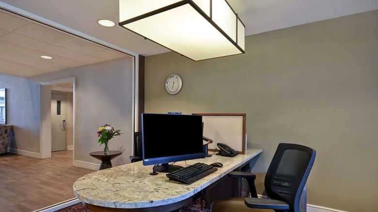 <b>Homewood Suites by Hilton Lobby</b>. Images powered by <a href="https://iceportal.shijigroup.com/" title="IcePortal" target="_blank">IcePortal</a>.