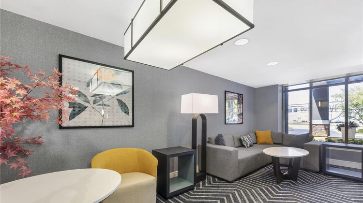 Homewood Suites by Hilton Lobby