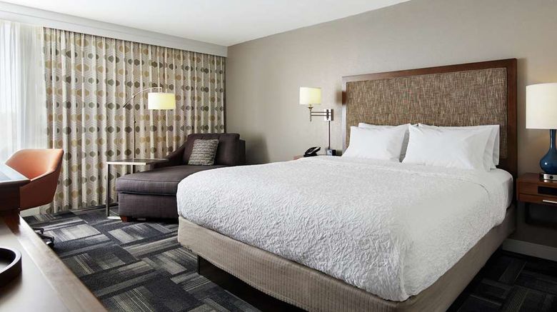 <b>Hampton Inn Philadelphia/King Of Prussia Room</b>. Images powered by <a href="https://iceportal.shijigroup.com/" title="IcePortal" target="_blank">IcePortal</a>.
