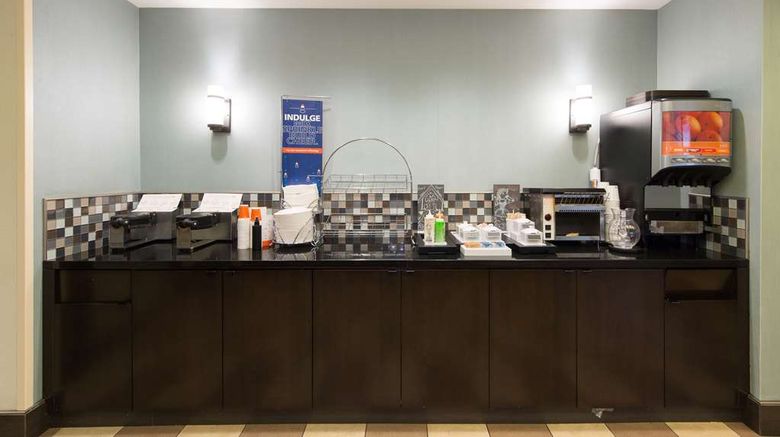 <b>Hampton Inn Plymouth Meeting Restaurant</b>. Images powered by <a href="https://iceportal.shijigroup.com/" title="IcePortal" target="_blank">IcePortal</a>.