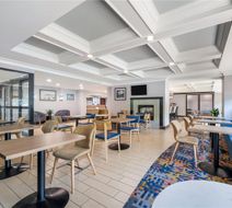 Hampton Inn Plymouth Meeting Lobby