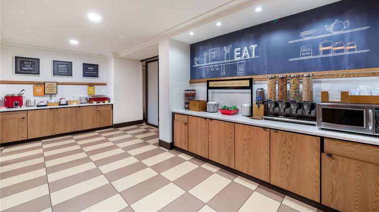 Hampton Inn Plymouth Meeting Restaurant