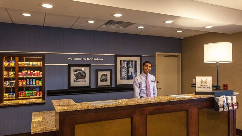 <b>Hampton Inn & Suites-Philadelphia Lobby</b>. Images powered by <a href="https://iceportal.shijigroup.com/" title="IcePortal" target="_blank">IcePortal</a>.
