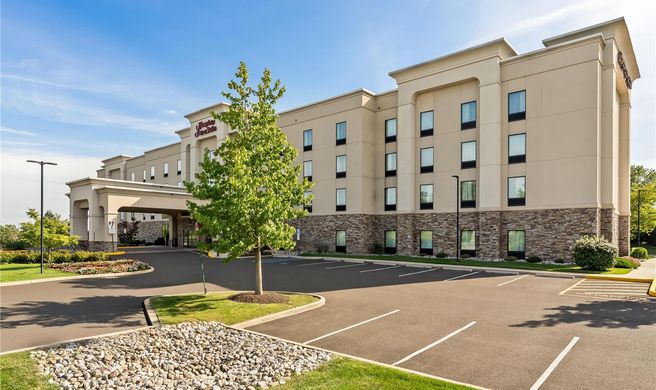 Hampton Inn & Suites-Philadelphia Exterior