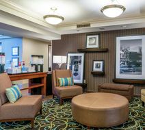Hampton Inn & Suites Valley Forge/Oaks Lobby