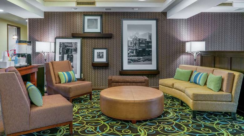 <b>Hampton Inn & Suites Valley Forge/Oaks Lobby</b>. Images powered by <a href="https://iceportal.shijigroup.com/" title="IcePortal" target="_blank">IcePortal</a>.