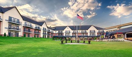 DoubleTree by Hilton Hotel Port Huron Exterior