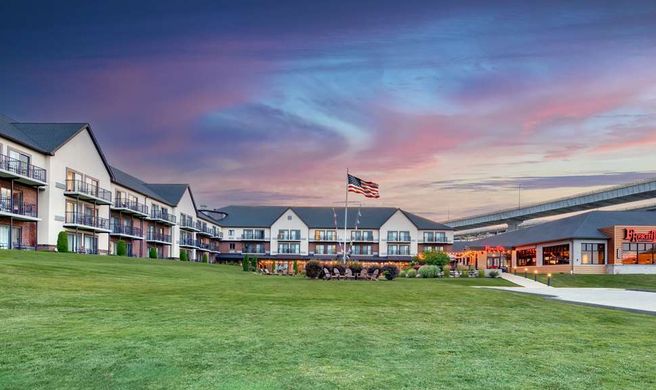 DoubleTree by Hilton Hotel Port Huron Exterior