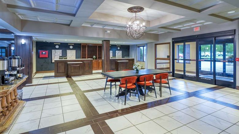 <b>DoubleTree by Hilton Hotel Port Huron Lobby</b>. Images powered by <a href="https://iceportal.shijigroup.com/" title="IcePortal" target="_blank">IcePortal</a>.