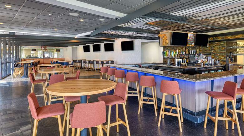 <b>DoubleTree by Hilton Hotel Port Huron Restaurant</b>. Images powered by <a href="https://iceportal.shijigroup.com/" title="IcePortal" target="_blank">IcePortal</a>.