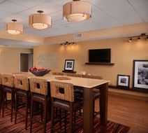 Hampton Inn Anthem Lobby
