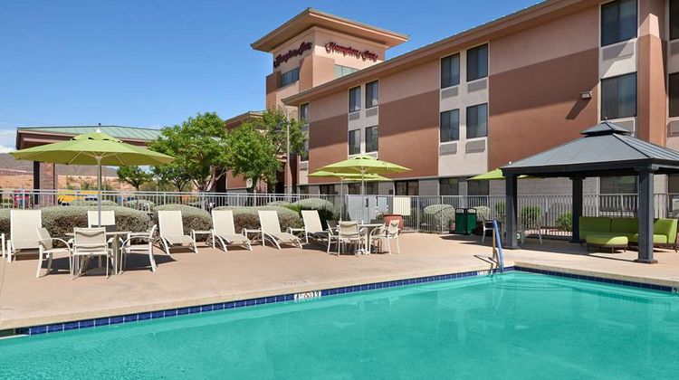 Hampton Inn Anthem Pool