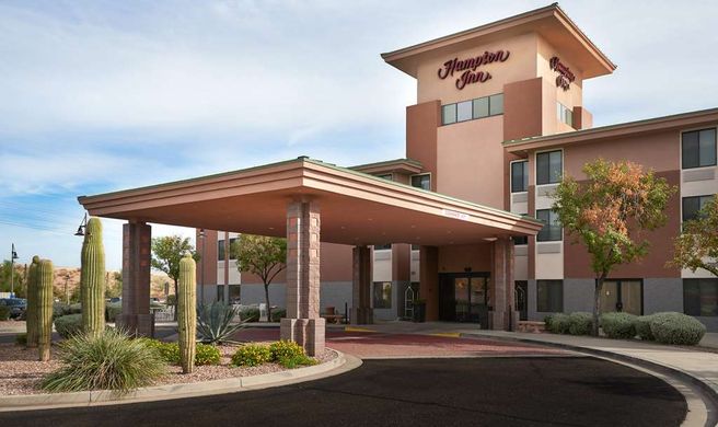 Hampton Inn Anthem Exterior