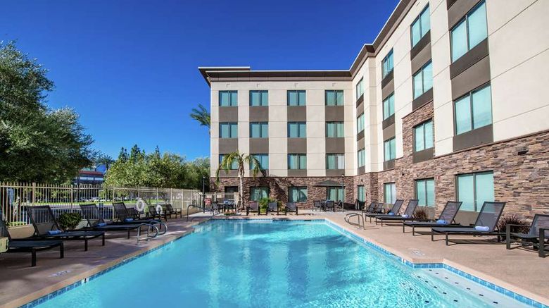 <b>Hampton Inn Phoenix-Airport North Pool</b>. Images powered by <a href="https://iceportal.shijigroup.com/" title="IcePortal" target="_blank">IcePortal</a>.