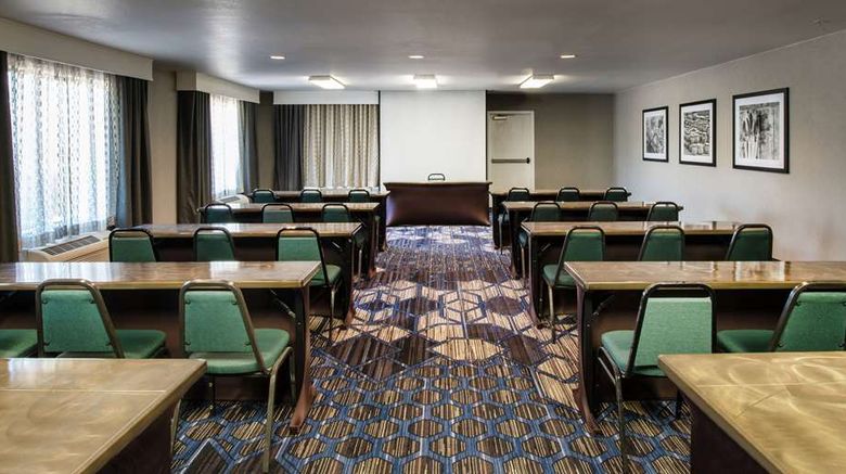 <b>Hampton Inn Phoenix-Airport North Meeting</b>. Images powered by <a href="https://iceportal.shijigroup.com/" title="IcePortal" target="_blank">IcePortal</a>.