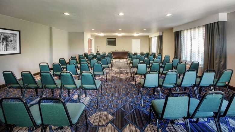 <b>Hampton Inn Phoenix-Airport North Meeting</b>. Images powered by <a href="https://iceportal.shijigroup.com/" title="IcePortal" target="_blank">IcePortal</a>.