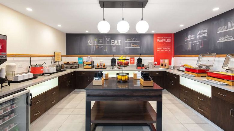 <b>Hampton Inn Phoenix-Airport North Restaurant</b>. Images powered by <a href="https://iceportal.shijigroup.com/" title="IcePortal" target="_blank">IcePortal</a>.