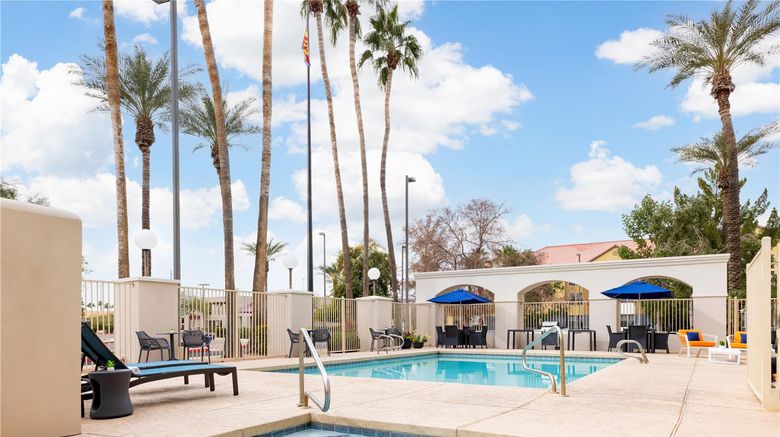 <b>Hampton Inn Phoenix/Chandler Pool</b>. Images powered by <a href="https://iceportal.shijigroup.com/" title="IcePortal" target="_blank">IcePortal</a>.
