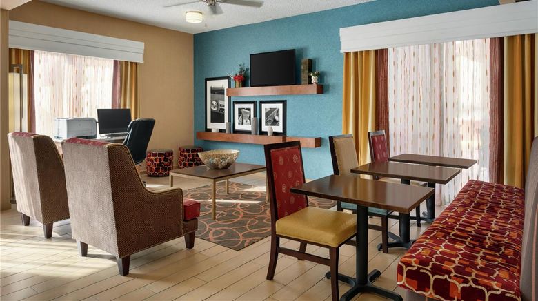 <b>Hampton Inn Phoenix/Chandler Lobby</b>. Images powered by <a href="https://iceportal.shijigroup.com/" title="IcePortal" target="_blank">IcePortal</a>.
