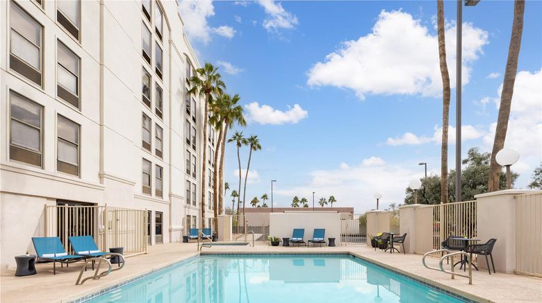 <b>Hampton Inn Phoenix/Chandler Pool</b>. Images powered by <a href="https://iceportal.shijigroup.com/" title="IcePortal" target="_blank">IcePortal</a>.