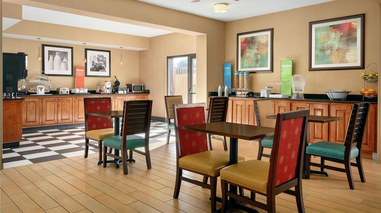 <b>Hampton Inn Phoenix/Chandler Restaurant</b>. Images powered by <a href="https://iceportal.shijigroup.com/" title="IcePortal" target="_blank">IcePortal</a>.