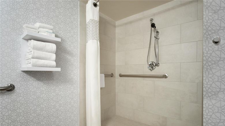 <b>Hampton Inn Phoenix/Chandler Room</b>. Images powered by <a href="https://iceportal.shijigroup.com/" title="IcePortal" target="_blank">IcePortal</a>.