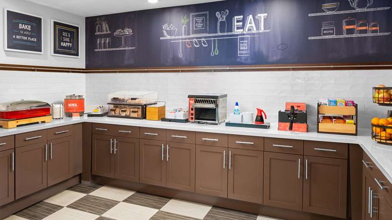 <b>Hampton Inn Phoenix-Biltmore Restaurant</b>. Images powered by <a href="https://iceportal.shijigroup.com/" title="IcePortal" target="_blank">IcePortal</a>.