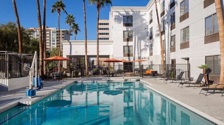 <b>Hampton Inn Phoenix-Biltmore Pool</b>. Images powered by <a href="https://iceportal.shijigroup.com/" title="IcePortal" target="_blank">IcePortal</a>.