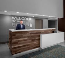 Hampton Inn Phoenix-Biltmore Lobby