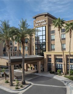 Hampton Inn & Suites Glendale-Westgate