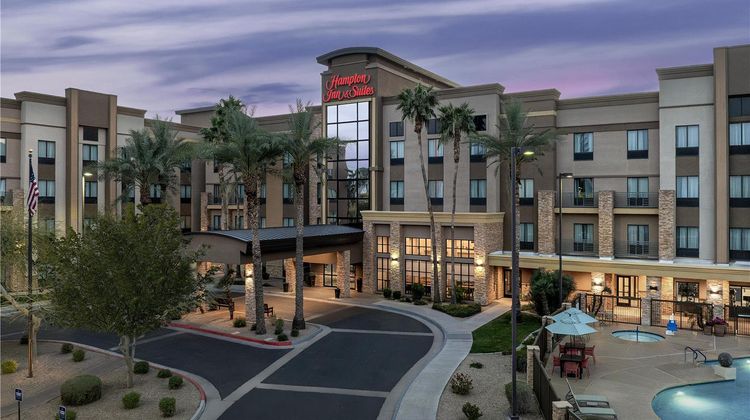 Hampton Inn & Suites Glendale-Westgate Exterior