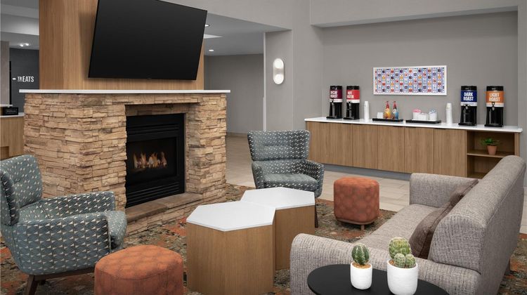 Hampton Inn & Suites Glendale-Westgate Lobby