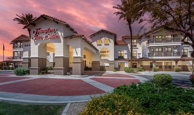 Hampton Inn & Suites Phoenix-Goodyear Exterior