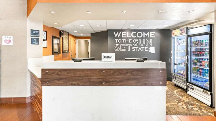Hampton Inn & Suites Phoenix-Goodyear Lobby