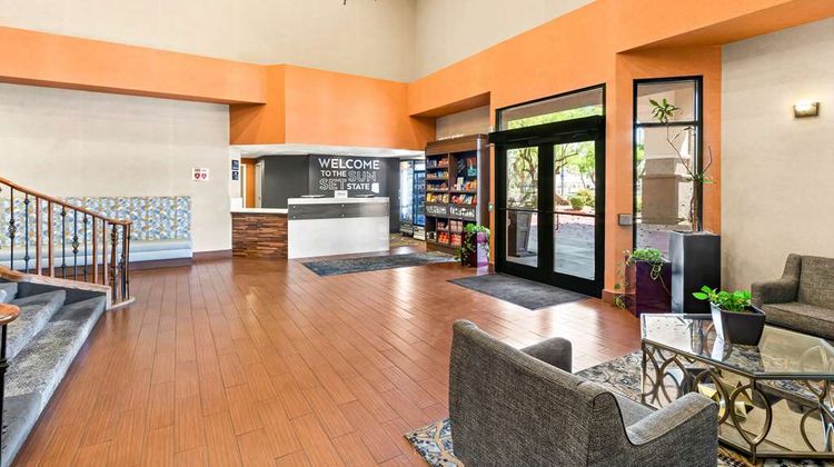 Hampton Inn & Suites Phoenix-Goodyear Lobby