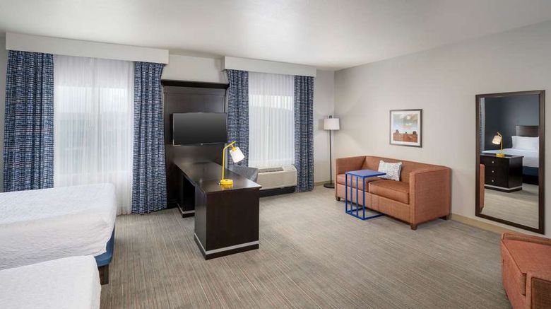<b>Hampton Inn & Suites North/Happy Valley Room</b>. Images powered by <a href="https://iceportal.shijigroup.com/" title="IcePortal" target="_blank">IcePortal</a>.