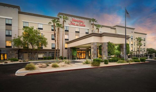 Hampton Inn & Suites North/Happy Valley Exterior