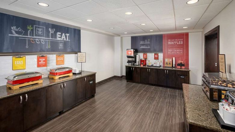<b>Hampton Inn & Suites North/Happy Valley Restaurant</b>. Images powered by <a href="https://iceportal.shijigroup.com/" title="IcePortal" target="_blank">IcePortal</a>.