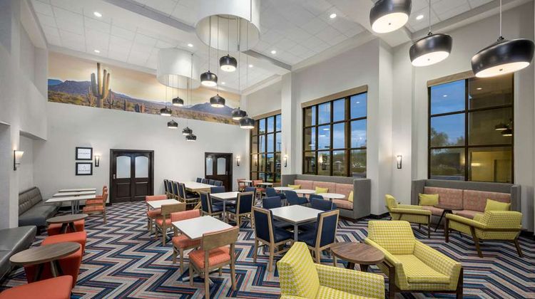 Hampton Inn & Suites North/Happy Valley Restaurant