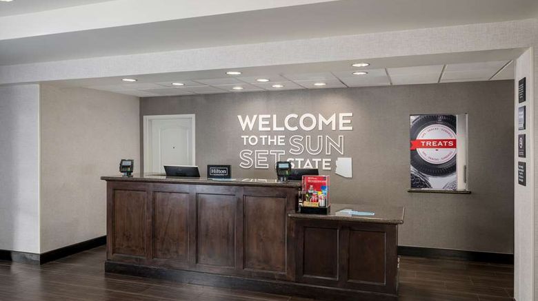 <b>Hampton Inn & Suites North/Happy Valley Lobby</b>. Images powered by <a href="https://iceportal.shijigroup.com/" title="IcePortal" target="_blank">IcePortal</a>.