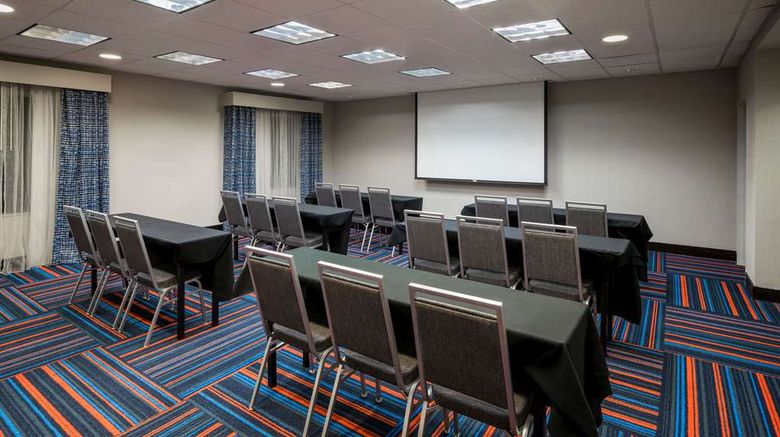 <b>Hampton Inn & Suites North/Happy Valley Meeting</b>. Images powered by <a href="https://iceportal.shijigroup.com/" title="IcePortal" target="_blank">IcePortal</a>.