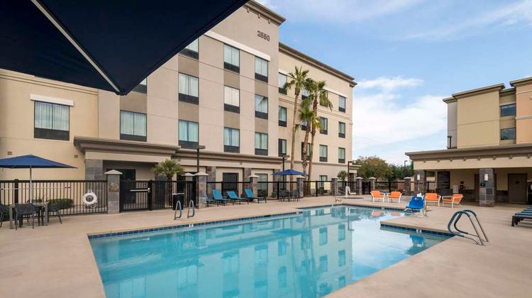 Hampton Inn & Suites North/Happy Valley Pool