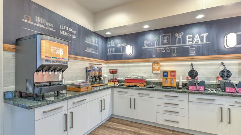 <b>Hampton Inn Phoenix Midtown/Downtown Restaurant</b>. Images powered by <a href="https://iceportal.shijigroup.com/" title="IcePortal" target="_blank">IcePortal</a>.