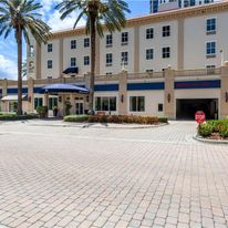 Hampton Inn & Suites, Downtown