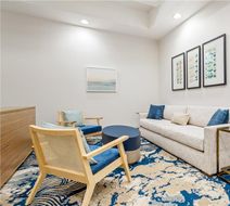 Hampton Inn & Suites, Downtown Lobby