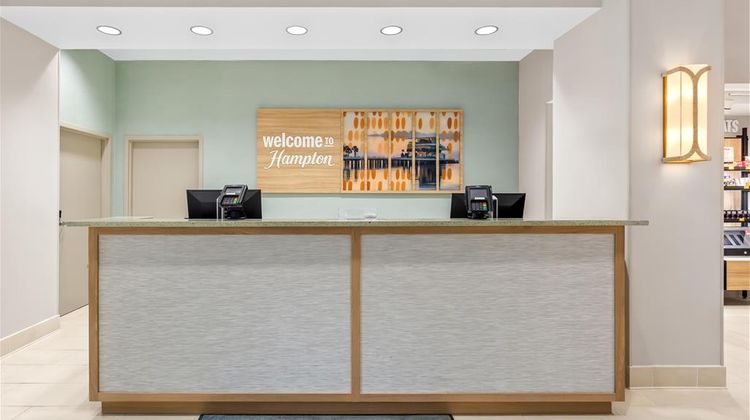 Hampton Inn & Suites, Downtown Lobby