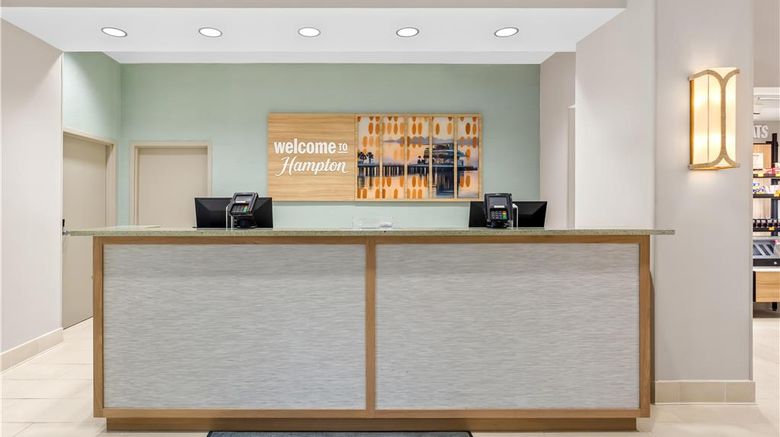 <b>Hampton Inn & Suites, Downtown Lobby</b>. Images powered by <a href="https://iceportal.shijigroup.com/" title="IcePortal" target="_blank">IcePortal</a>.